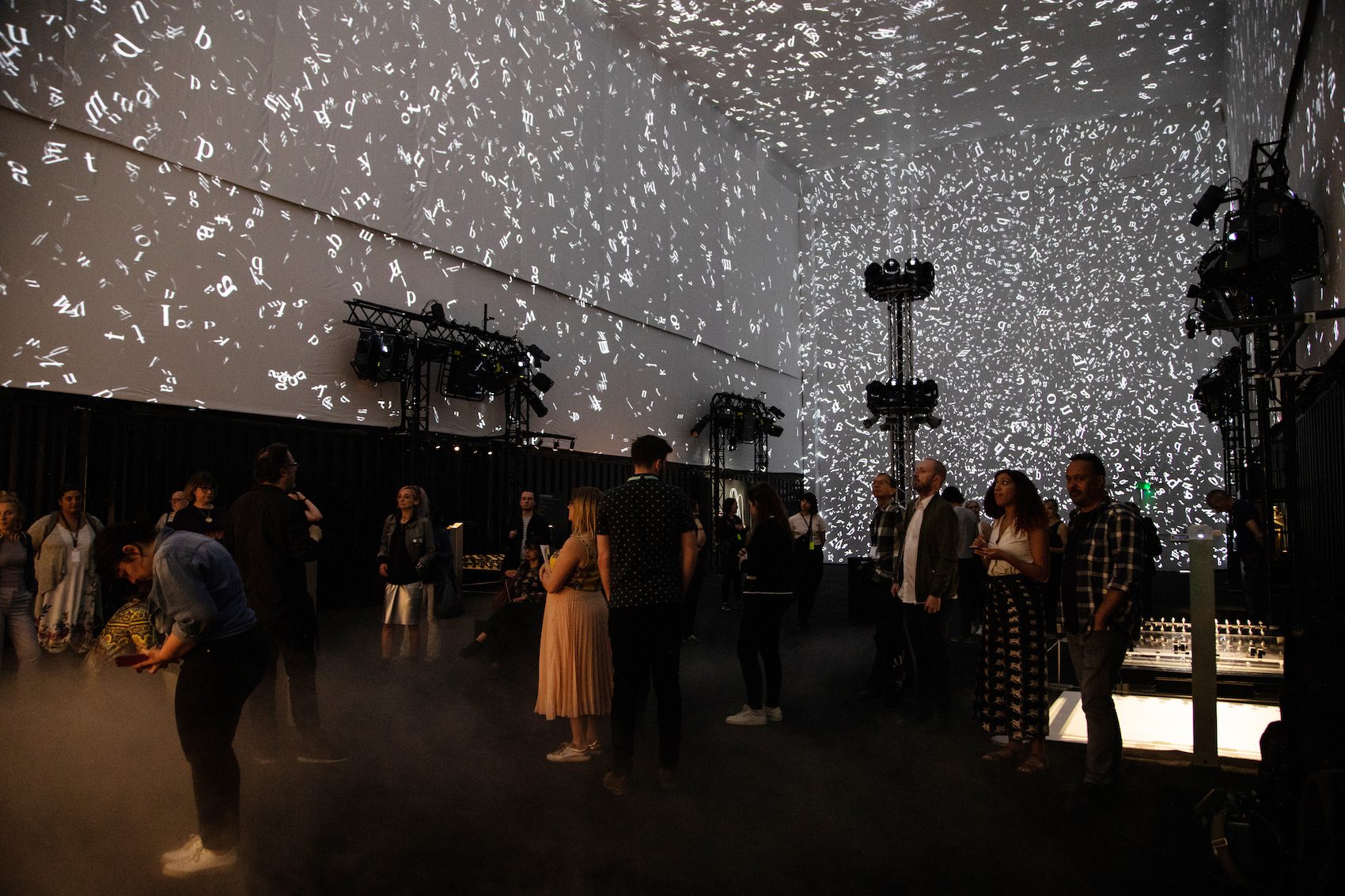 Atmospheric-Memory-by-Rafael-Lozano-Hemmer-Inside-the-Chamber-2-2019-MIF19-copyright-Mariana-Yanez